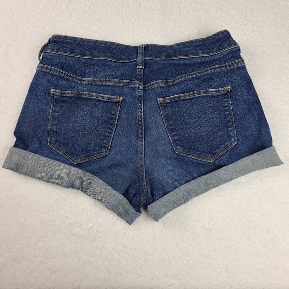 Universal Thread Womens Mid Rise Midi Roll Cuff Jean Shorts Size 8 / 29 R - Picture 3 of 11